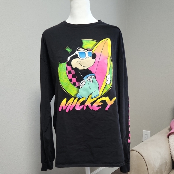 Disney Surfer Mickey Mouse Tshirt - Picture 1 of 4